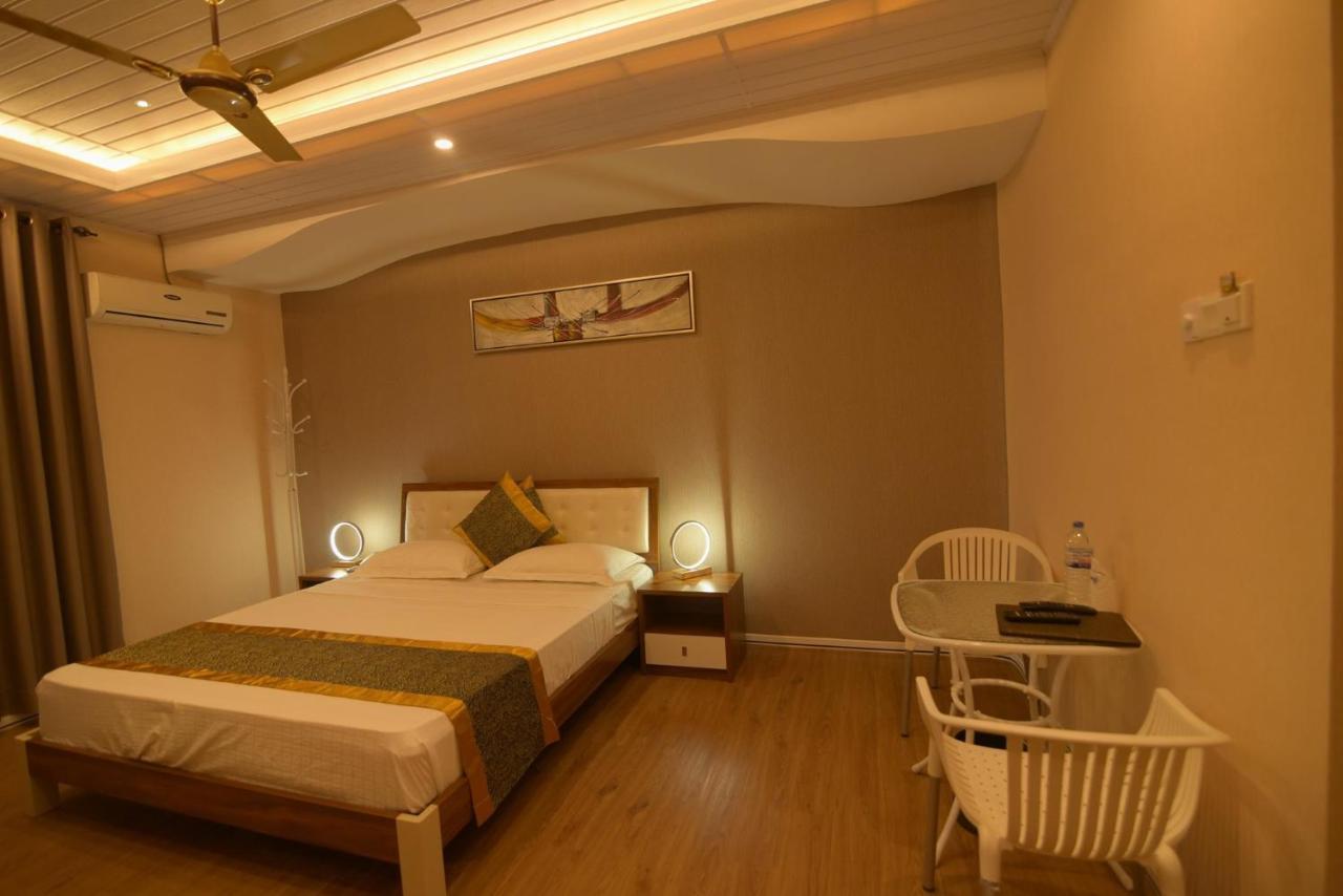 Hotel Blue Sky Kurunegala Zewnętrze zdjęcie