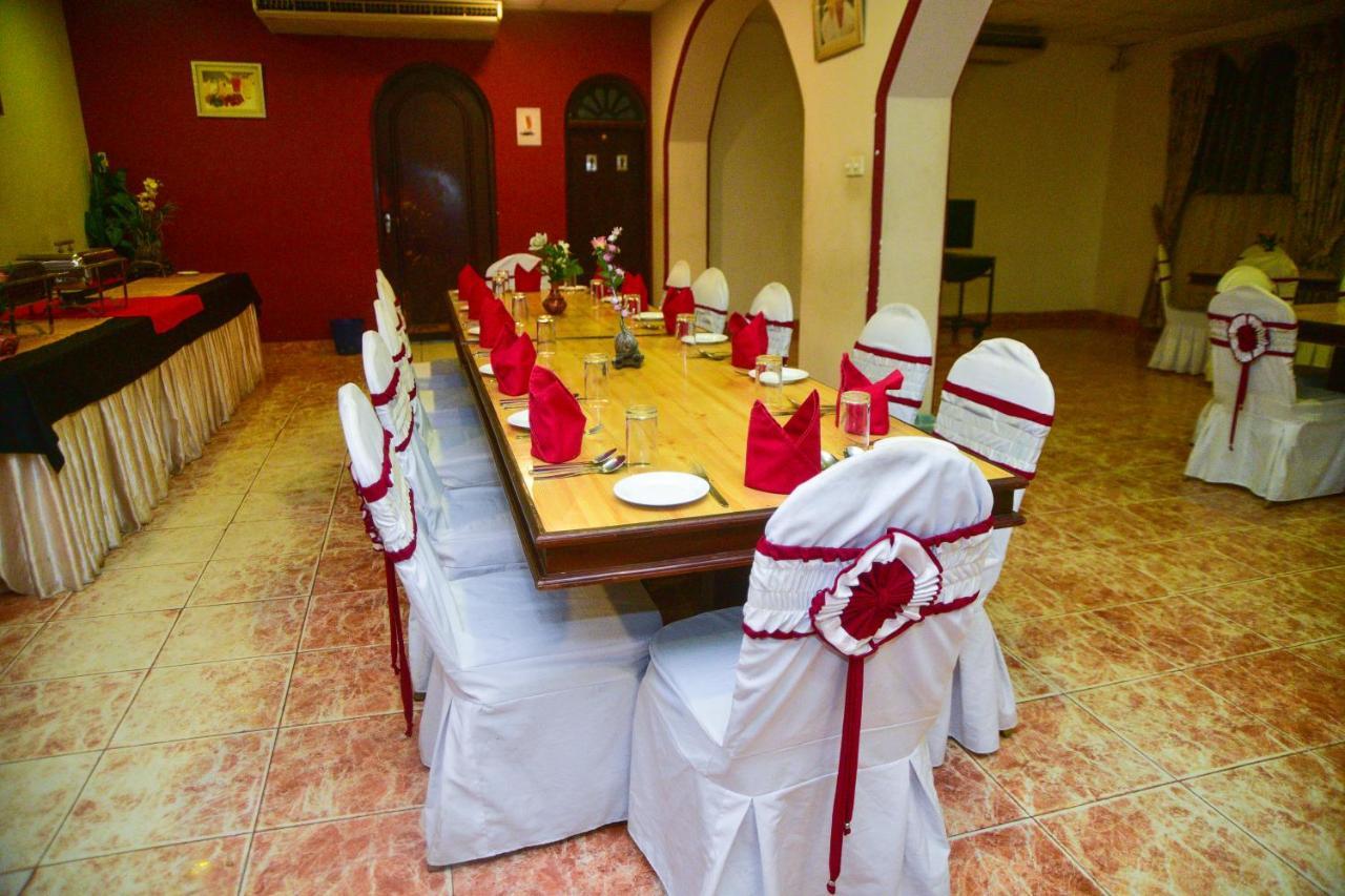 Hotel Blue Sky Kurunegala Zewnętrze zdjęcie